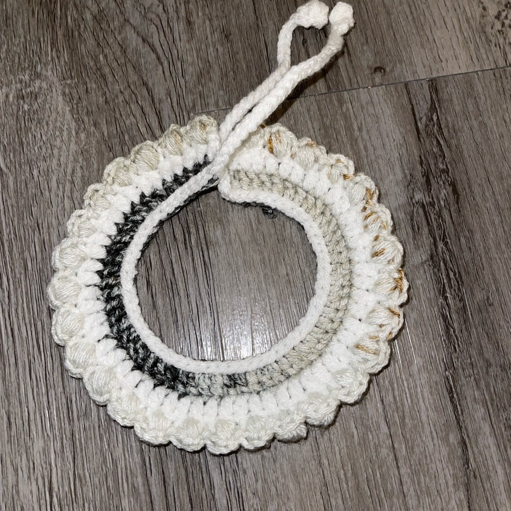 Handcrafted White and Gray Pet Collar